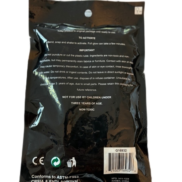 Glow In The Dark Flying Discs 4 Pack - Picture 2 of 2